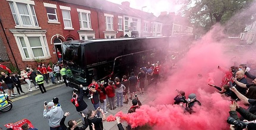 ليفربول يصدر بيانا لإدانة جماهيره بسبب كورونا: "نشعر بخيبة أمل"