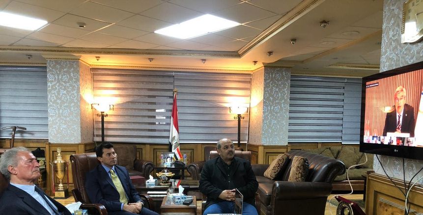 وزير الرياضة يشهد اجتماع "توماس باخ".. و"أولمبياد 2024 بموعدها"