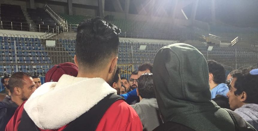 جنش يعتدي على أحد المصورين عقب خسارة الزمالك أمام بيراميدز