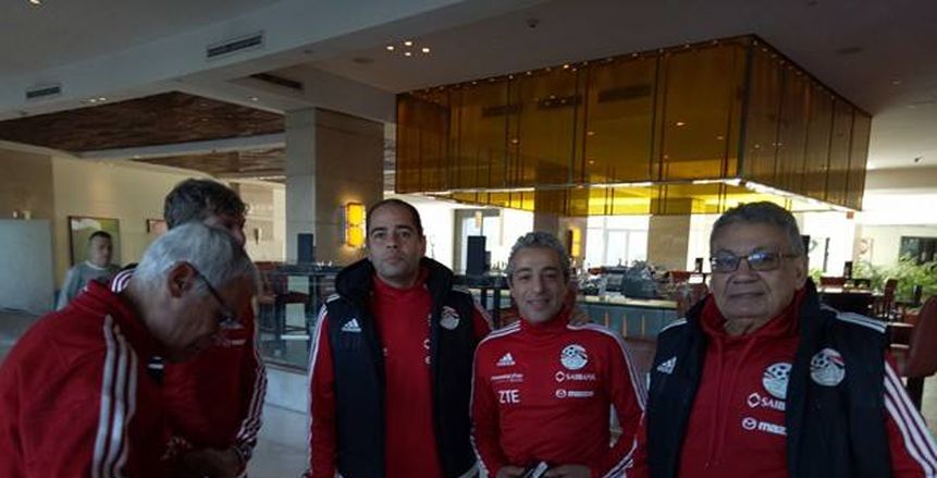 السفير المصري بالجابون يزور بعثة المنتخب