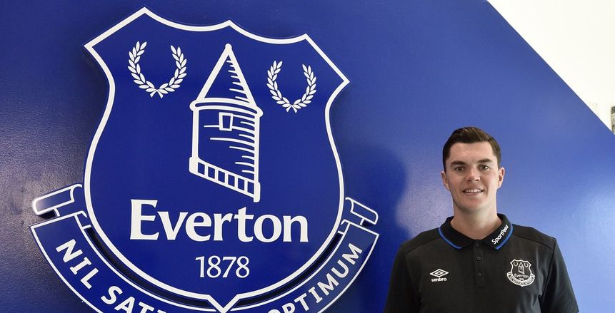 إيفرتون يكسر رقمه القياسي في الميركاتو بضم مايكل كين