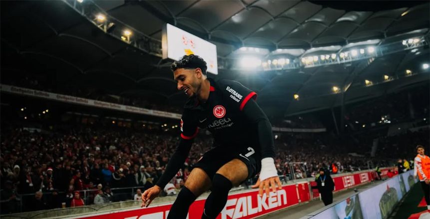 مرموش يسجل هدف فرانكفورت الثاني أمام ميتلاند في الدوري الأوروبي