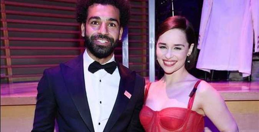 محمد صلاح ينشر صورته مع أم التنانين