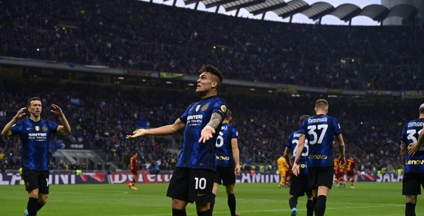 إنتر ميلان يقهر روما بـ«ثلاثية مكررة» ويتصدر الدوري الإيطالي