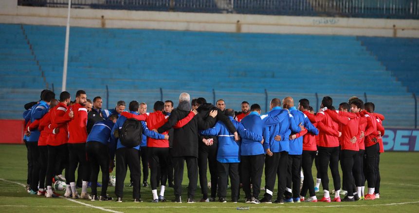 محاضرة وتقسيمة.. فايلر يضع خطة موقعة الهلال في مران الأهلي الأخير