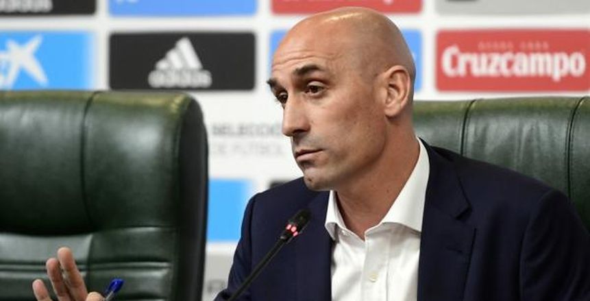 الاتحاد الإسباني بدرس تطبيق تقنية الفيديو بمواجهة السوبر بين برشلونة وإشبيلية