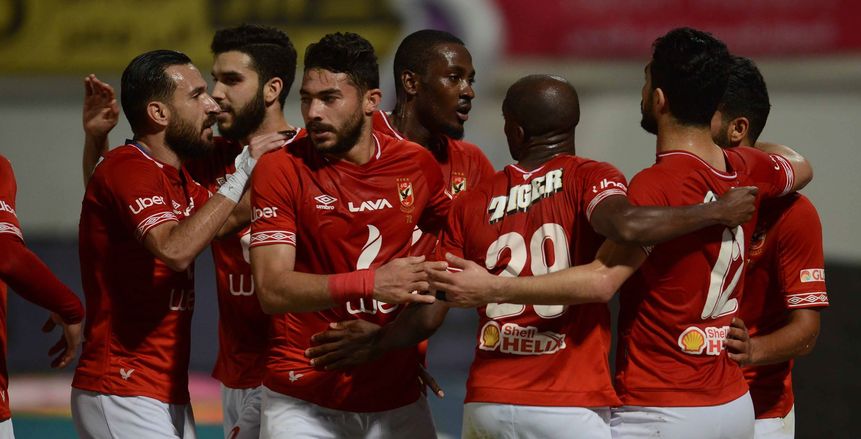 الأهلى يحمّس لاعبيه نحو الدورى بصرف المكافآت.. و«الشحات» غاضب بسبب «الدكة»