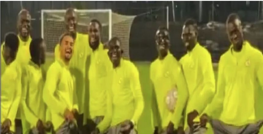 لاعبو السنغال يكررون حركة «الجيب» قبل مباراة مصر.. والاتحاد يعلق (فيديو)