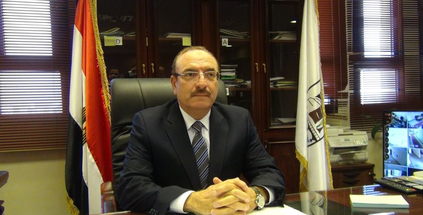محافظ بني سويف يحضر مباراة الأهلي والتليفونات