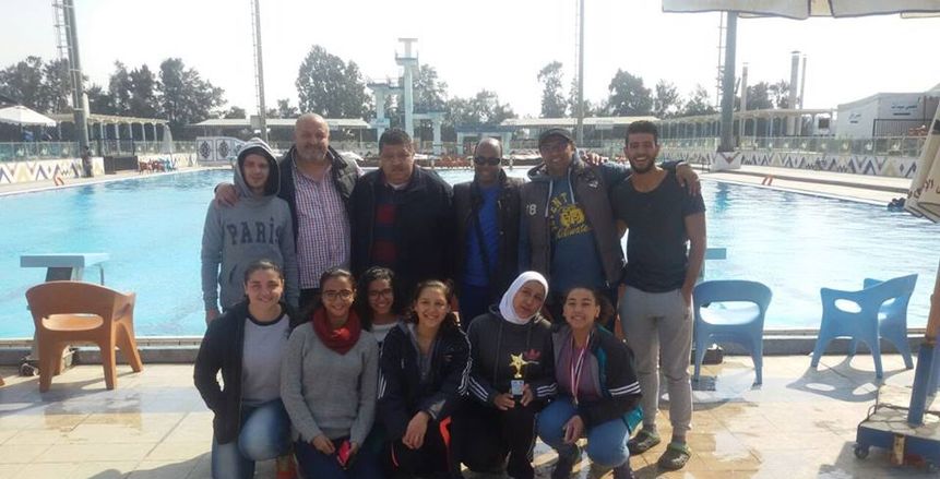 منتخب القاهرة بطل المناطق في السباحة بالزعانف