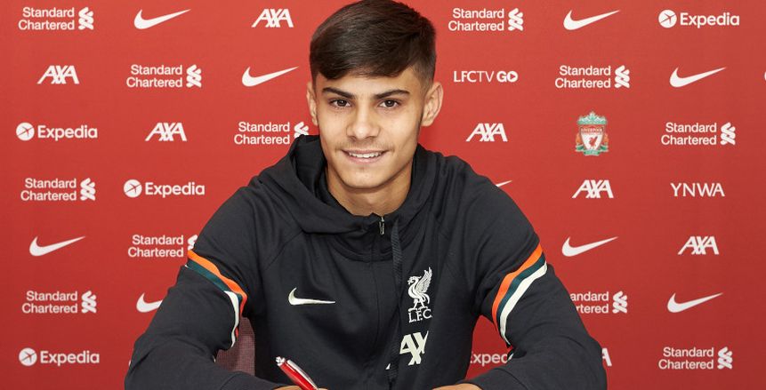 ليفربول يوقع عقدا مع حامل كرات الريمونتادا أمام برشلونة رسميا