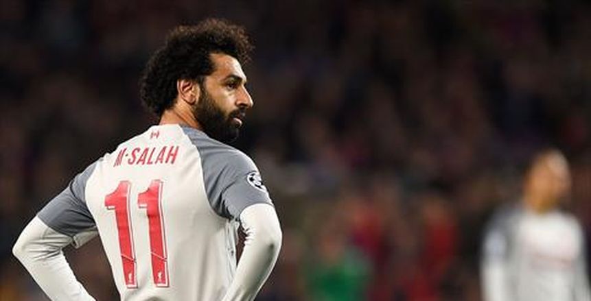 محمد صلاح يتسبب في فقد مدافع برشلونة لأسنانه