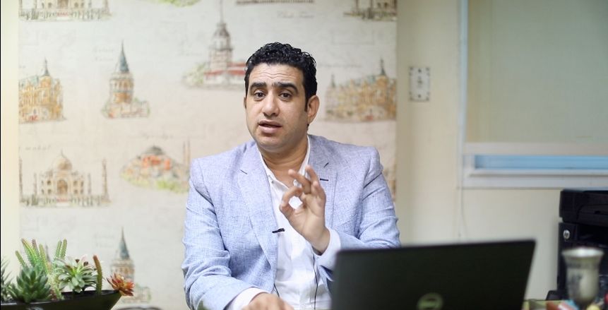 سامي عبدالراضي مازحا: «لاعبو الأهلي أدائهم تحسن بالغاز»