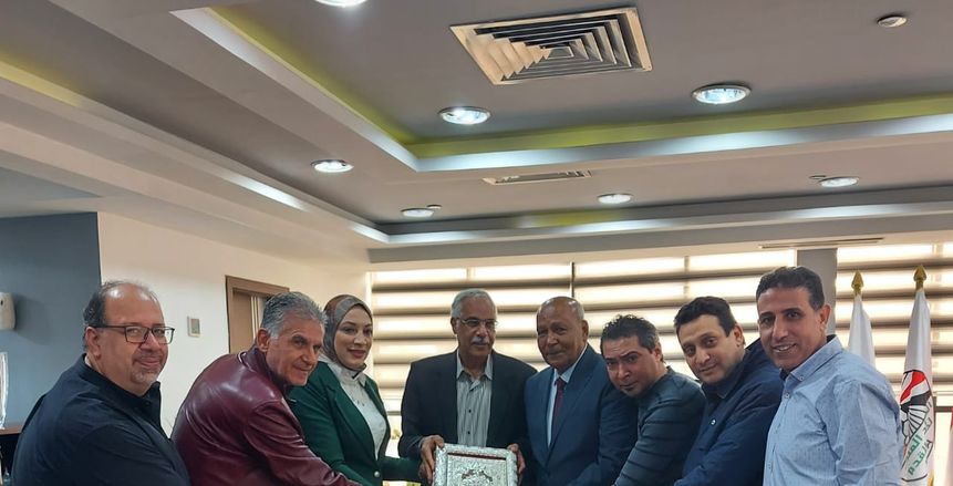 اتحاد الكرة يكرم اللواء مشهور في يوم الشهيد بحضور كيروش