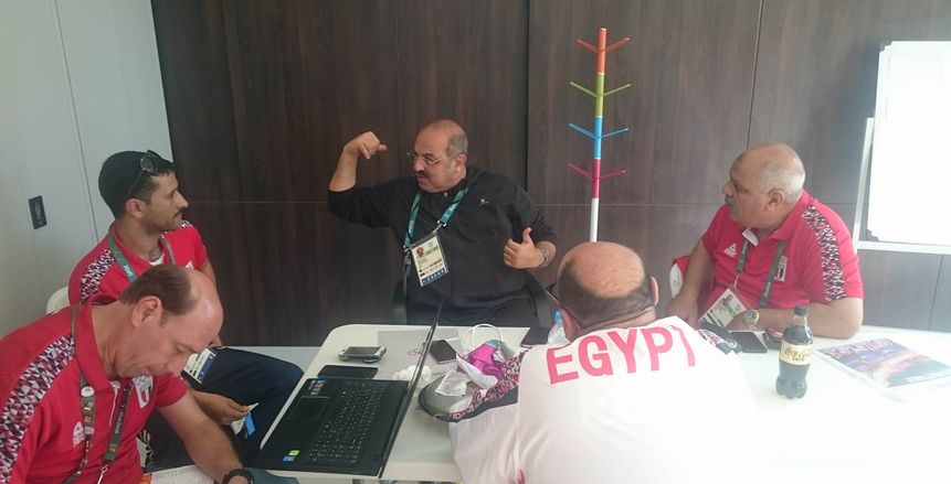 بالصور: رئيس اللجنة الأولمبية يجتمع بحامل علم السعودية في ريو دي جانيرو