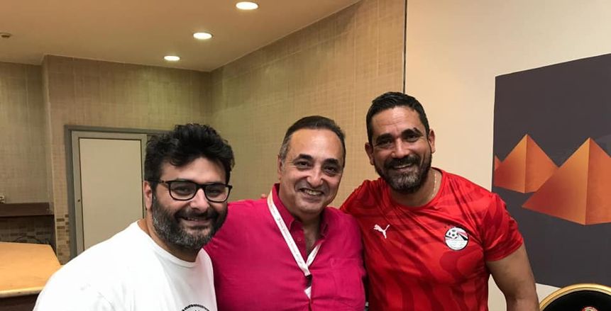 بالصور| أمير كرارة ووليد منصور يدعمان المنتخب من استاد القاهرة