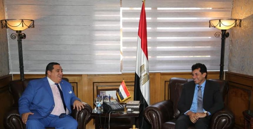 رئيس الاتحاد الأفريقي للمصارعة يتابع جاهزية مصر لأولمبياد الشباب 2022