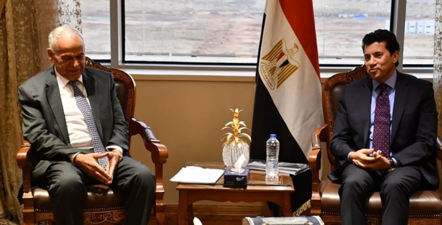 وزير الشباب والرياضة يعقد جلسة تصالح بين أعضاء مجلس إدارة نادي سموحة