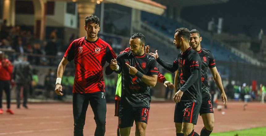 الأهلي بالأسود الكامل والترجي بالأحمر والأصفر في موقعة «رادس»