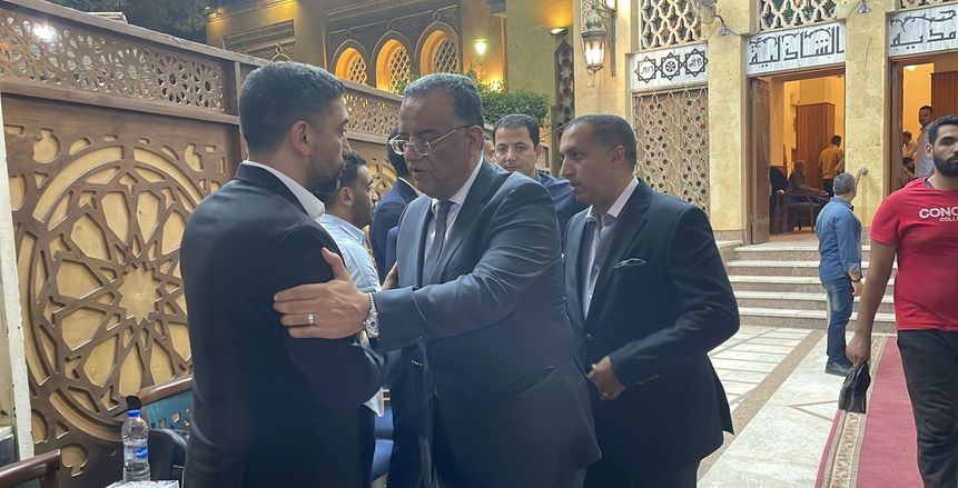 رياضيون وسياسيون وشخصيات عامة في عزاء والد إسلام الشاطر بالحامدية الشاذلية «صور»