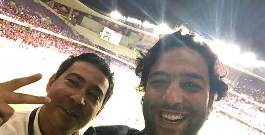 بالصور| سيلفي «ميدو وبركات» في مباراة اعتزال حسام غالي