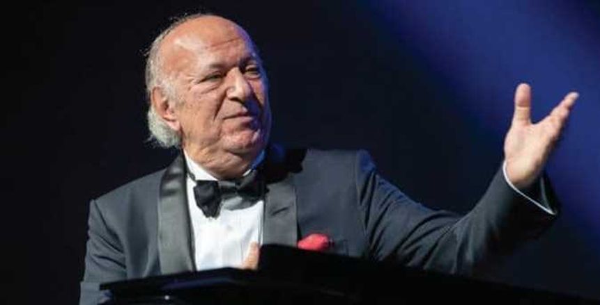 عمر خيرت يبهر الحضور بمقطوعاته الموسيقية خلال حفل قرعة مونديال اليد