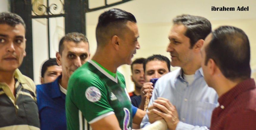 بالصور| «الحضري» لـ«علاء مبارك»: مفاجأة جميلة وسعيد اني قابلتك
