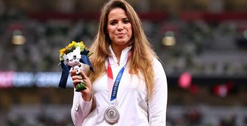 بطلة أولمبية تبيع ميداليتها لعلاج طفل في برشلونة.. لفتة إنسانية