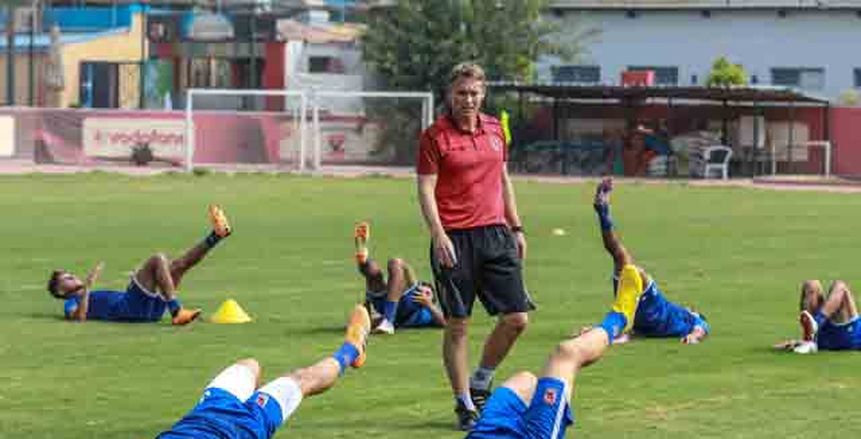 «ليندمان»: إصابات الأهلي سببها تراكم الأخطاء وسوء أرضية الملاعب