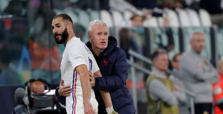 ليكيب: أزمة بنزيما مع ديشامب أفسدت استعدادات فرنسا لنهائي كأس العالم