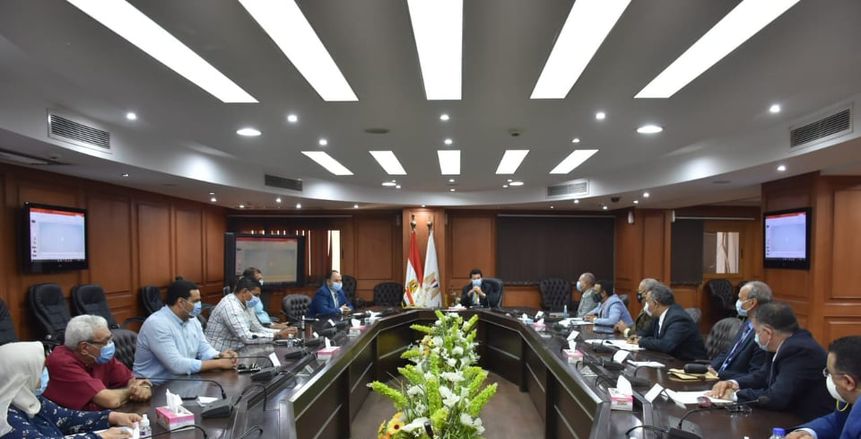 وزير الرياضة يستعرض مكونات الفرع الثاني لـ"النادي" بشيراتون