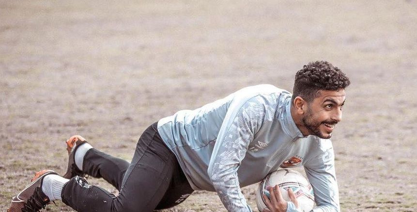 رد فعل الأهلي على خرق أيمن أشرف الإجراءات الاحترازية: تحذير وجلسة خاصة