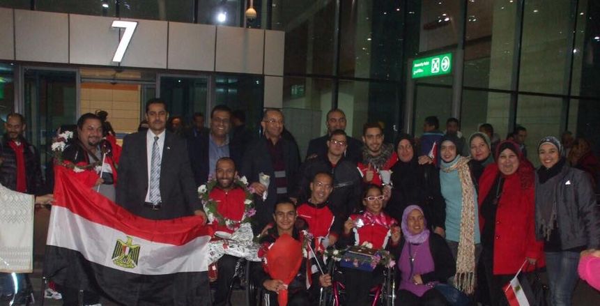 بالصور| وصول بعثتي رفع الأثقال والسباحة البارالمبي بعد حصد عشرات الميداليات بالمونديال