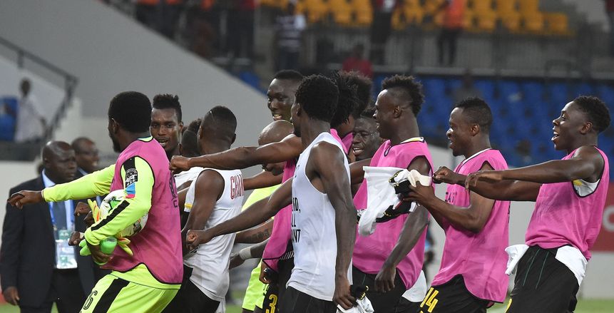 بالفيديو| غرف ملابس منتخب غانا قبل موقعة الكاميرون