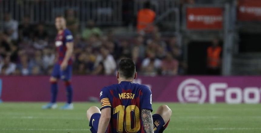مهاجما مسؤولي برشلونة.. ميسي يوضح حقيقة رفض اللاعبين تخفيض الأجور