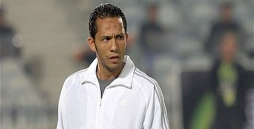 عبد الحليم علي: «لاعيبة الزمالك حرقت دمنا.. واللي مش عايز يجتهد يمشي»