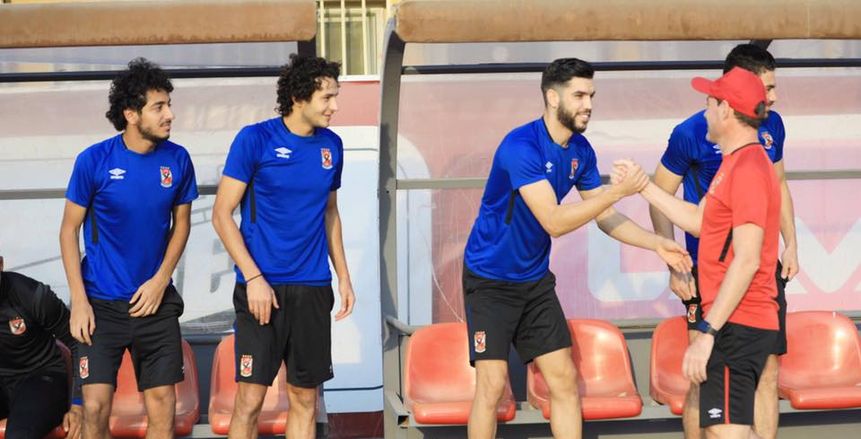 بعد طرد أيمن أشرف .. فايلر يعيد حساباته لترميم دفاع الأهلي