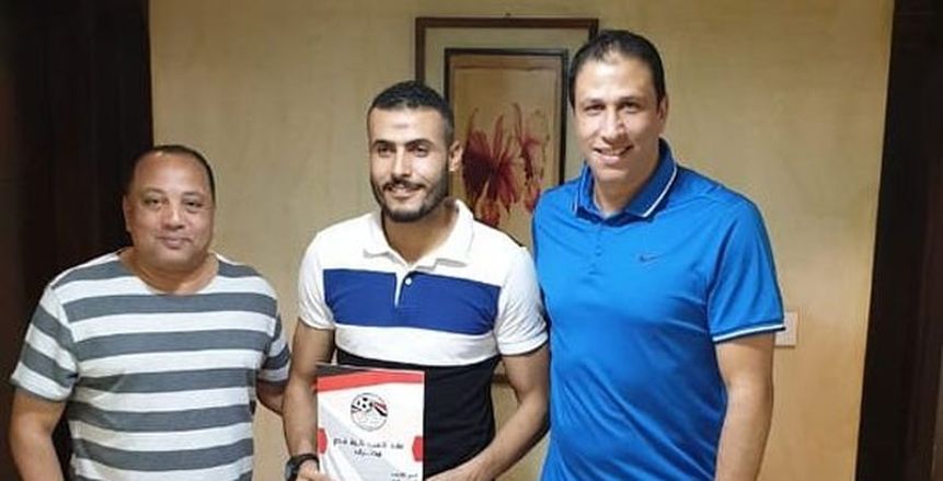 لاعب أسوان يشكو نادي بتروجيت لـ"فيفا"