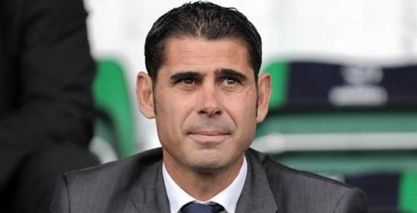 حازم إمام يستنكر تولي «هييرو» قيادة المنتخب الإسباني: «اختيار غريب»