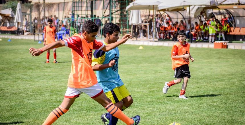أولياء أمور عن ظاهرة "سبوبة الأكاديميات": مضطرون للاستعانة بالمدرب الخصوصي