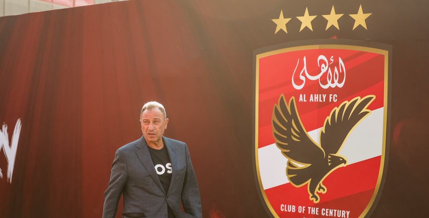 محمود الخطيب يصل الأهلي لحضور مران الفريق وبحث ملف المدرب الجديد