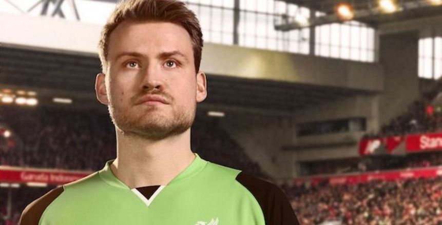 بالفيديو| مينيوليه يتعرض لموقف محرج بعد تتويج ليفربول بكأس البريميرليج الأسيوي