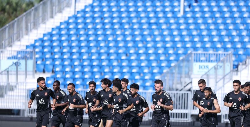 منتخب السويس يعلن تعاقده رسميا مع مهاجم الأهلي الأسبق