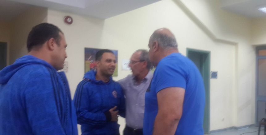 بالصور| عناق حار بين جهاز الزمالك وفييرا