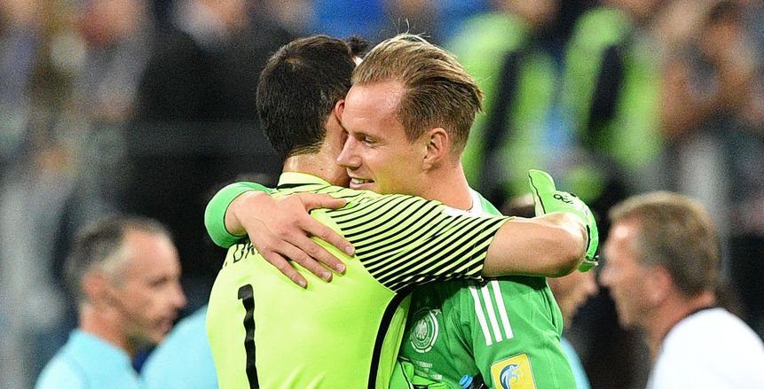 رئيس بايرن ميونخ يسخر من مطالبة تير شتيجن بالمشاركة مع ألمانيا: "هل فاز بـ17 كأس عالم؟"