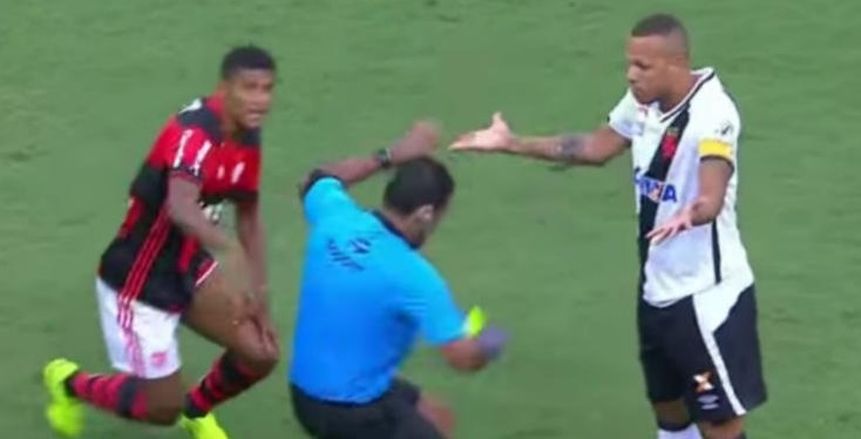 بالفيديو| "تمثيل" الحكم يتسبب في طرد فابيانو بالدوري البرازيلي