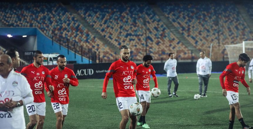 كواليس جلسة حسام حسن مع لاعبي الأهلي في معسكر منتخب مصر