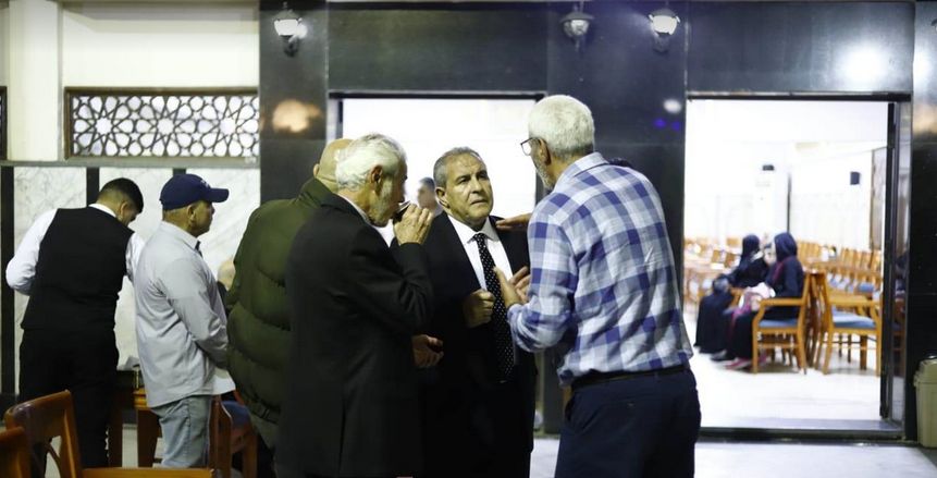 طاهر أبوزيد في مقدمة عزاء شاكر عبادة أحد أقدم الرياضيين بمصر