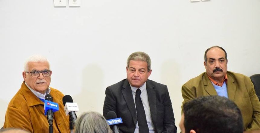 الوزير يطالب فراعنة اليد بالظهور بمستوى الأولمبياد