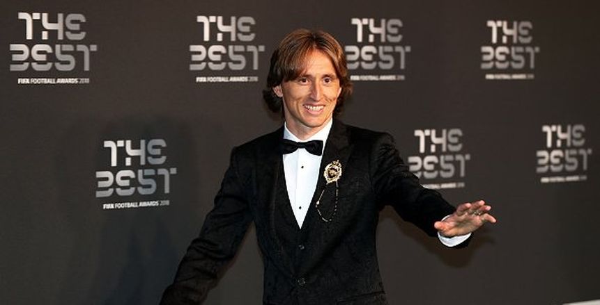 «مودريتش» يتوج بجائزة جديدة